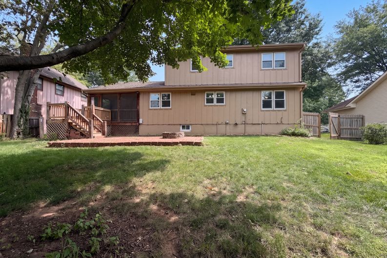 Photo 34 of 39 of 14224 S Raintree Dr, Olathe, KS