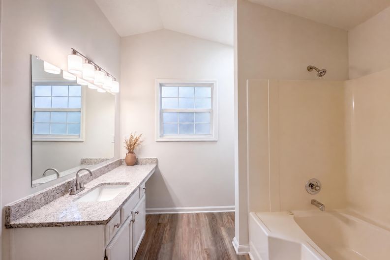 Photo 17 of 22 of 5857 Mistyview Dr, Rex, GA
