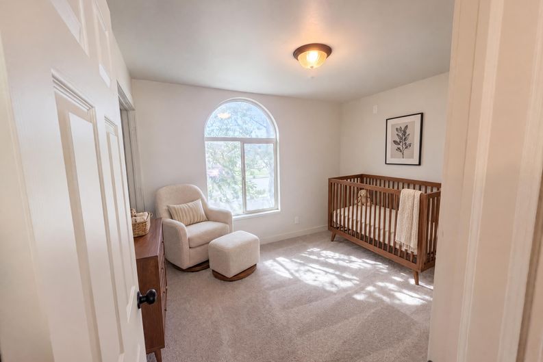 Photo 14 of 34 of 14077 S Grand View Peak Cir, Riverton, UT