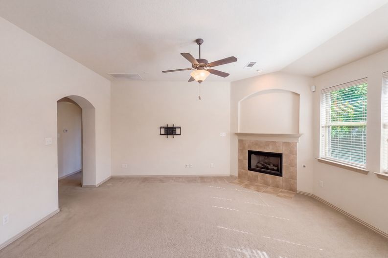 Photo 3 of 29 of 8152 Black Sumac Dr, Fort Worth, TX