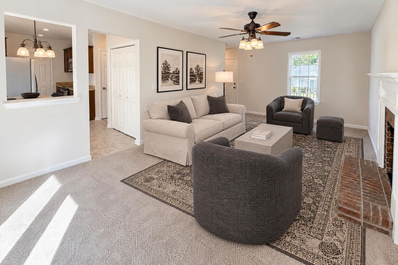 Photo 10 of 25 of 2424 Sloan Dr, Charlotte, NC