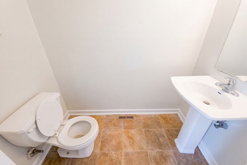 Photo 8 of 19 of 8921 Basswood Dr, Quinton, VA