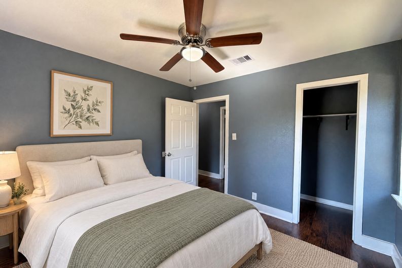 Photo 12 of 27 of 7405 Sterlingshire St, Houston, TX