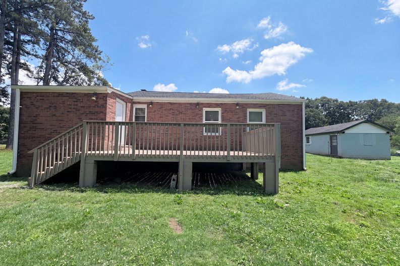 Photo 5 of 16 of 206 Lilly St, Cherryville, NC