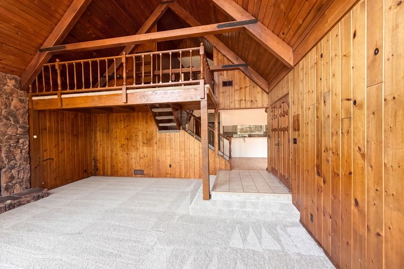 Photo 6 of 37 of 22360 Briarwood Ln, Crestline, CA