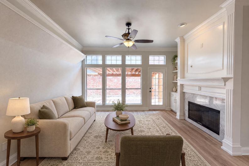 Photo 11 of 26 of 8703 Stonecrest Dr, Irving, TX
