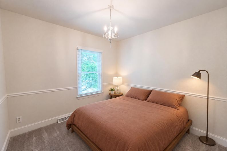 Photo 17 of 21 of 7906 Elphin Ct, Charlotte, NC