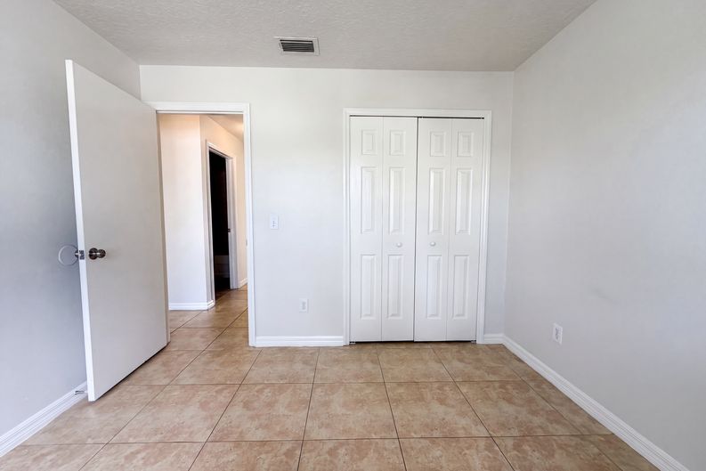 Photo 16 of 22 of 13236 Pike Lake Dr, Riverview, FL