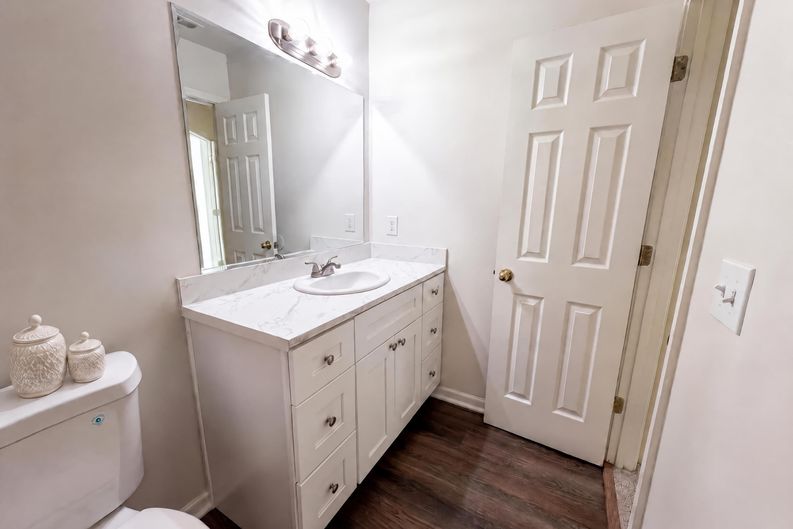 Photo 9 of 21 of 1337 Parkside Club Dr, Lawrenceville, GA