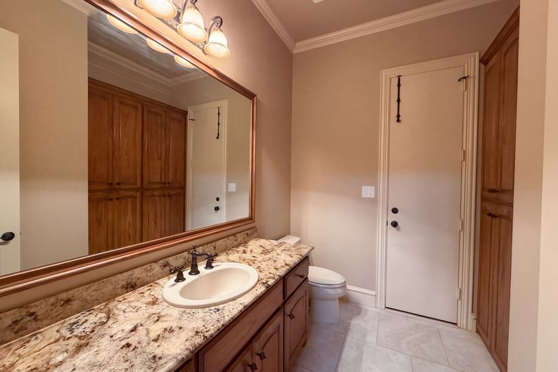 Photo 14 of 25 of 1119 Mallard Pointe Dr, Cedar Hill, TX