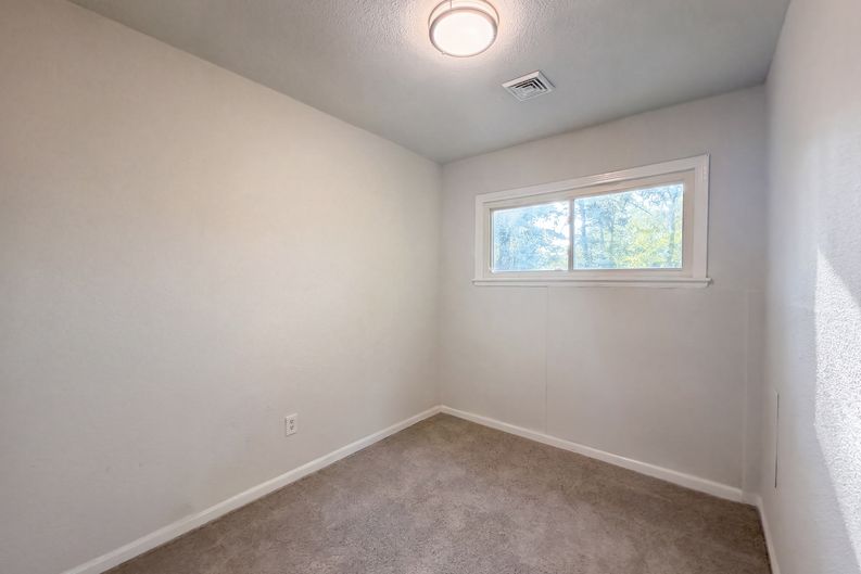 Photo 10 of 23 of 2785 Linview Ave, Columbus, OH
