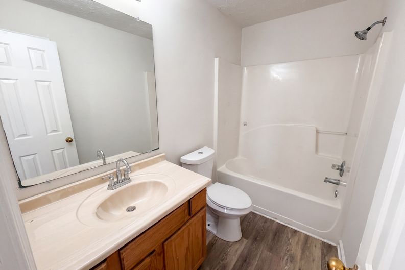 Photo 16 of 55 of 835 Shadow Lake Dr, Lithonia, GA