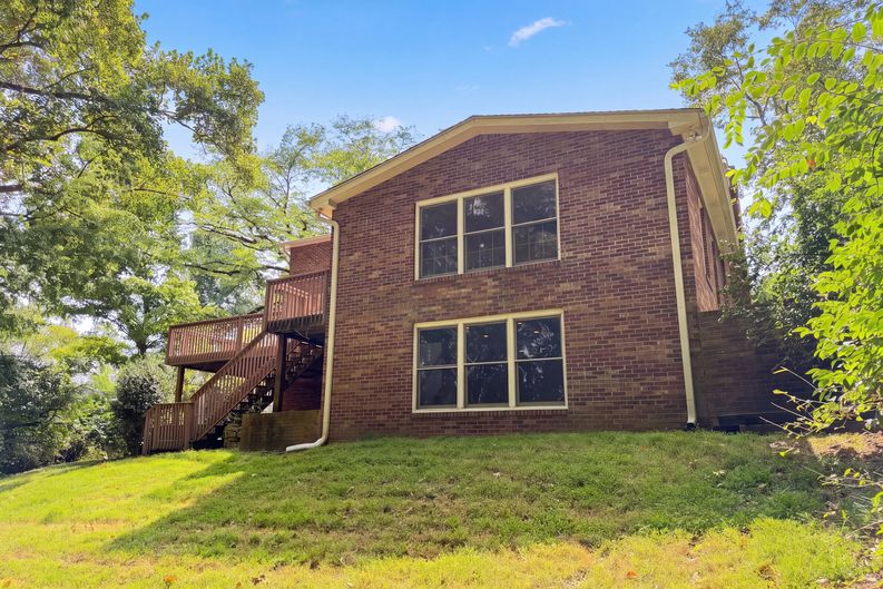 Photo 22 of 27 of 840 Highland Crest Dr, Nashville, TN