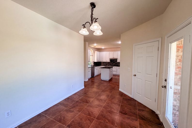 Photo 7 of 22 of 3106 Westshore Dr, Rowlett, TX