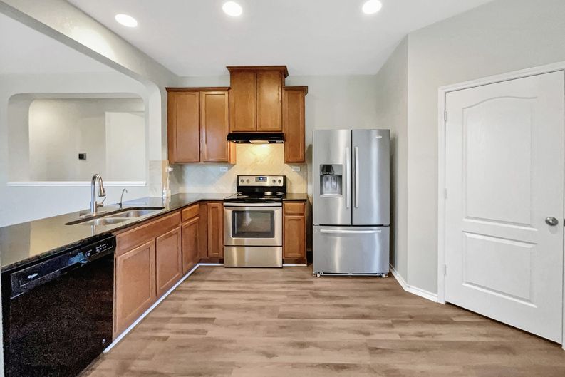 Photo 6 of 20 of 8403 Brazos Pt, San Antonio, TX
