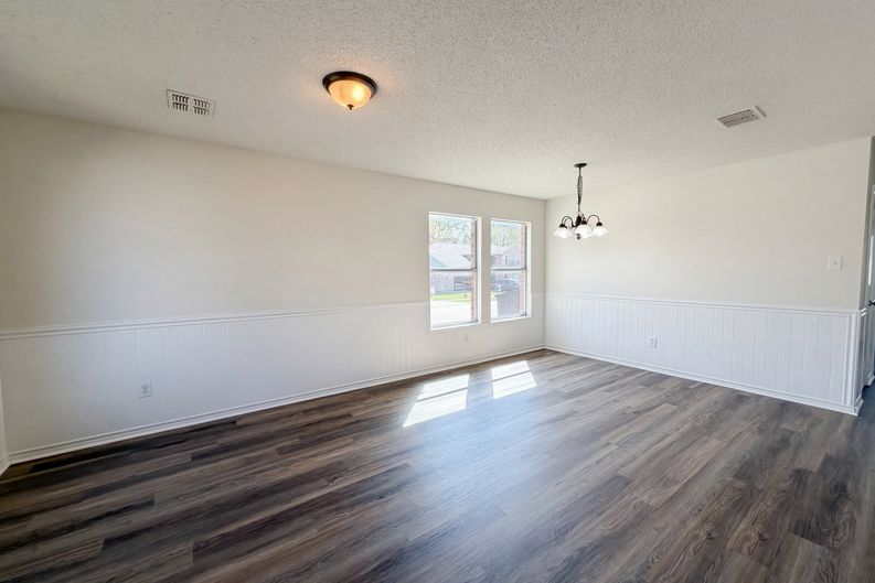 Photo 6 of 30 of 2501 Avalon Creek Way, McKinney, TX