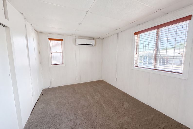 Photo 4 of 21 of 1758 39th St, Los Alamos, NM