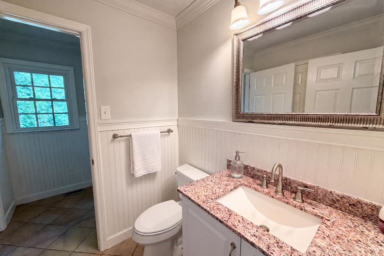Photo 15 of 18 of 4305 Dawnwood Dr, Gastonia, NC