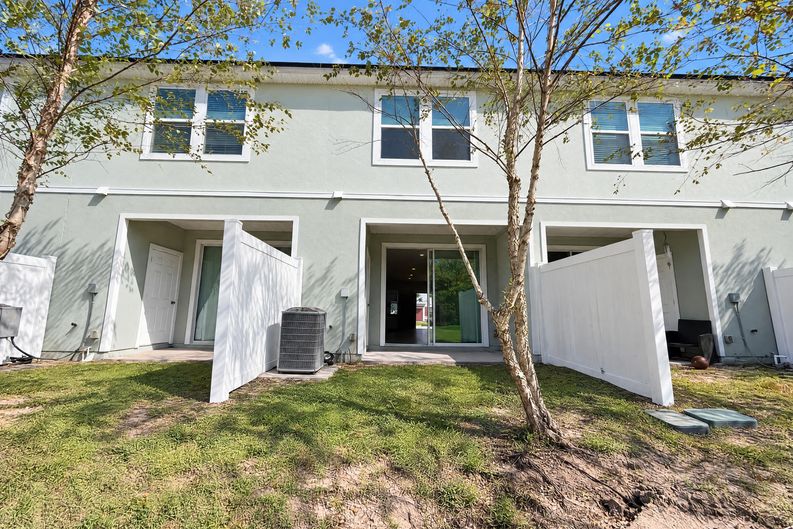 Photo 5 of 24 of 882 Rotary Rd, Jacksonville, FL