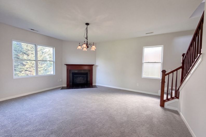 Photo 3 of 39 of 4058 Leontria Ave, Columbus, OH