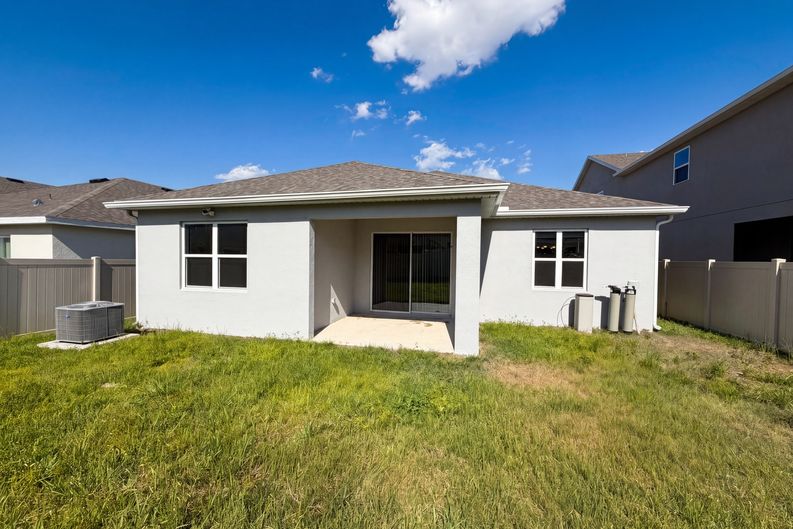 Photo 5 of 22 of 7725 Scicli Way, Clermont, FL