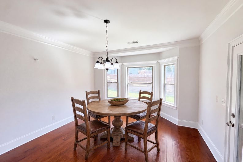 Photo 6 of 24 of 115 Birchwood Ct, Loganville, GA