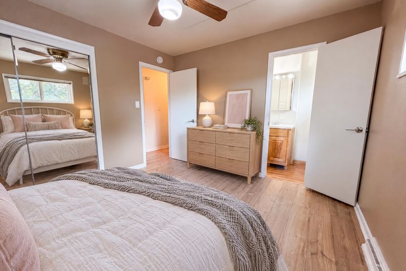 Photo 14 of 29 of 3352 W Aksarben Ave, Littleton, CO