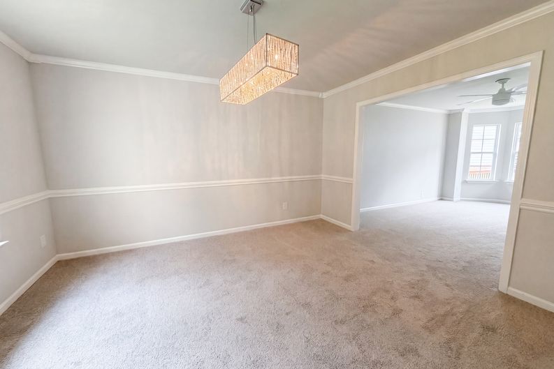 Photo 6 of 23 of 4024 Fifendrum Ln, Charlotte, NC