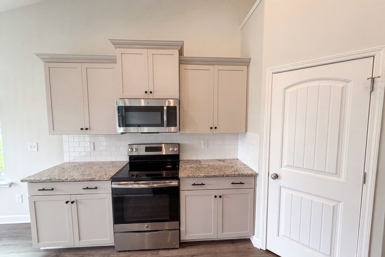 Photo 6 of 24 of 345 Hollow Cove Rd, Chapin, SC