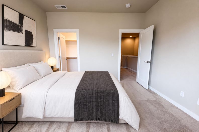 Photo 8 of 21 of 17302 SW Kite Ln, Beaverton, OR