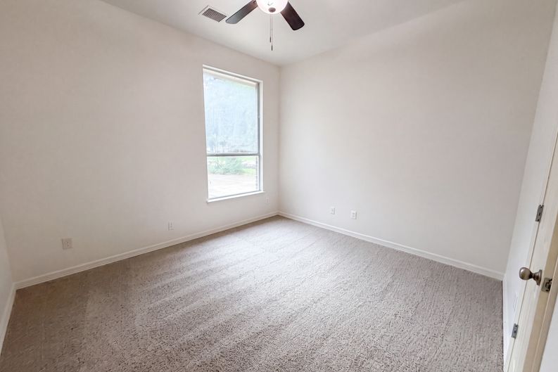 Photo 15 of 26 of 1724 Westend Pl, Round Rock, TX