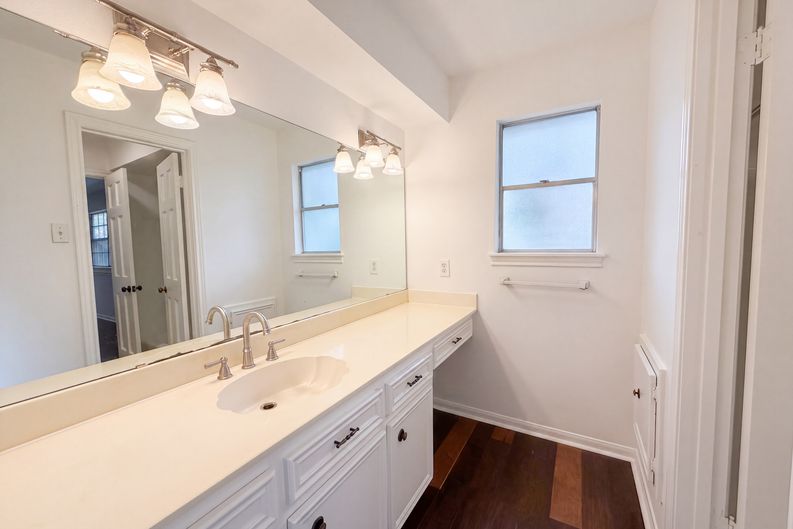 Photo 19 of 27 of 5615 Spanish Oak Dr, Houston, TX