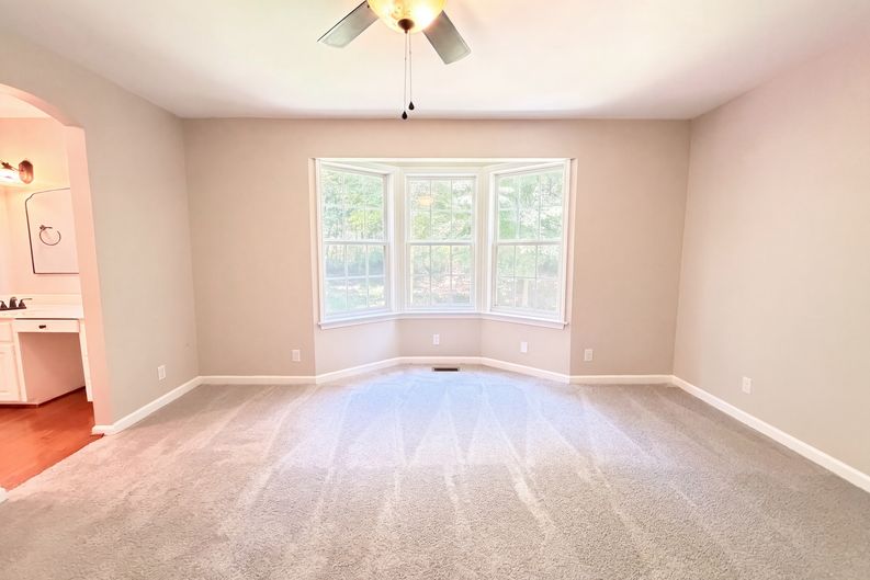 Photo 4 of 24 of 608 Beechtree Ct, Burns, TN
