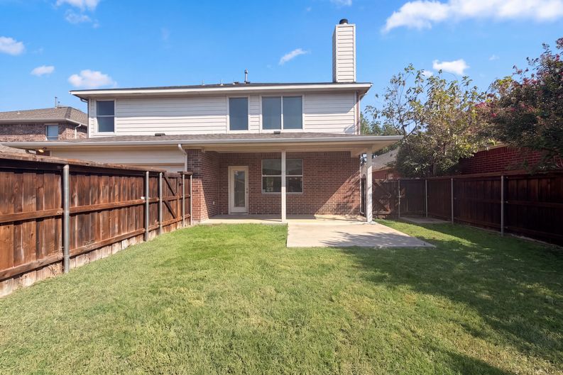 Photo 5 of 27 of 1304 Grapevine Dr, Allen, TX