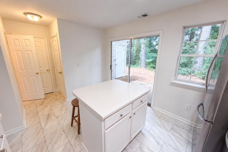 Photo 8 of 20 of 4165 Birch Leaf Ct, Charlotte, NC