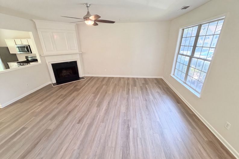 Photo 15 of 30 of 9155 Nesbit Ferry Rd, Alpharetta, GA