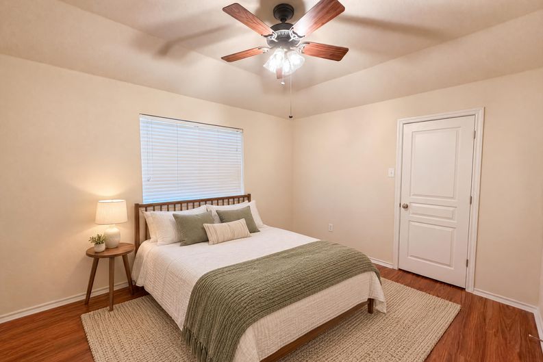 Photo 10 of 20 of 9816 Mullins Crossing Dr, Fort Worth, TX