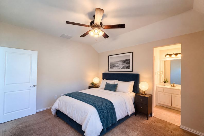 Photo 5 of 34 of 4305 Curlew Ln, Garland, TX