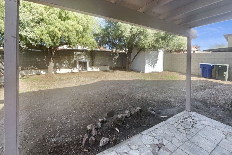 Photo 13 of 17 of 1624 W Mulholland Ct, Tucson, AZ