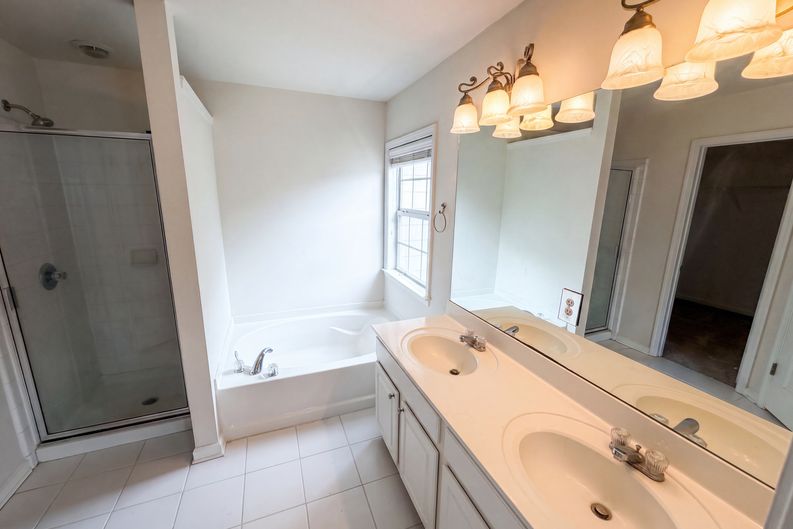 Photo 19 of 29 of 4660 Creekside Villas Way SE, Smyrna, GA