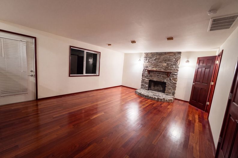 Photo 8 of 26 of 12531 81st Pl NE, Kirkland, WA