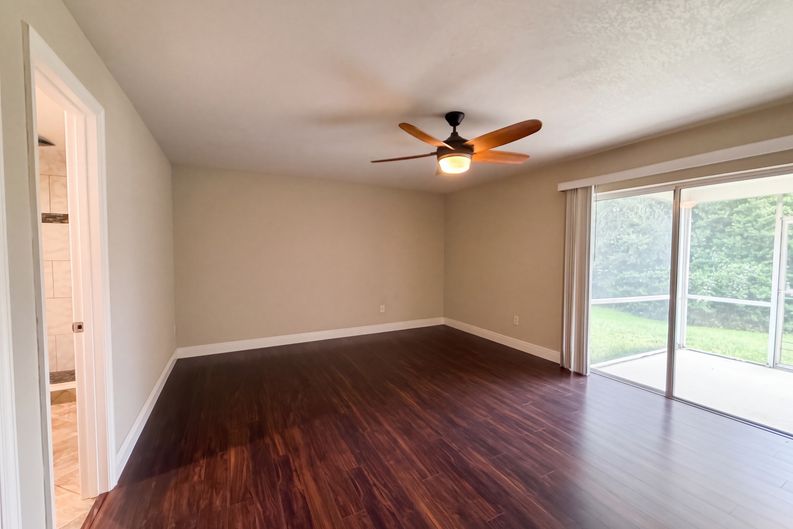 Photo 10 of 26 of 881 Vicksburg St, Deltona, FL