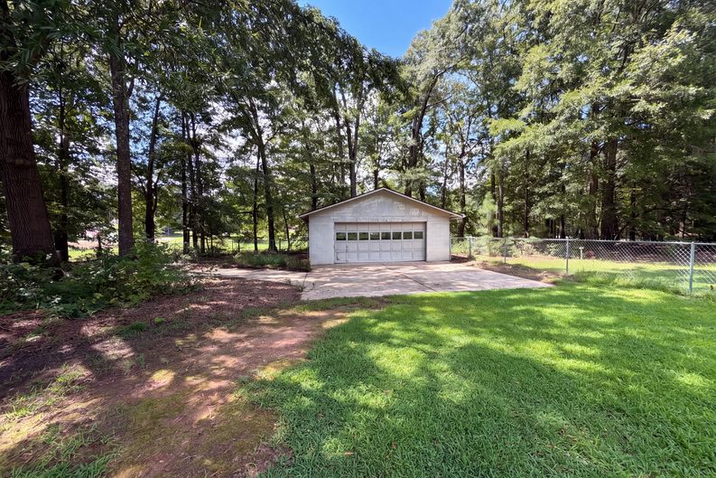 Photo 26 of 34 of 2310 McEachern School Rd, Powder Springs, GA
