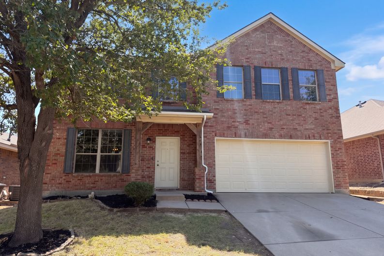 Photo 6 of 33 of 10713 Vista Heights Blvd, Fort Worth, TX