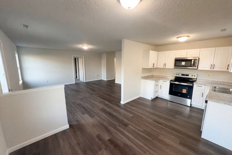 Photo 10 of 20 of 6654 Hazelhatch Dr, Indianapolis, IN