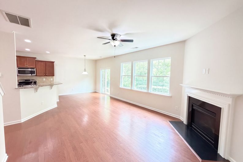 Photo 3 of 26 of 7230 Kinley Commons Ln, Charlotte, NC