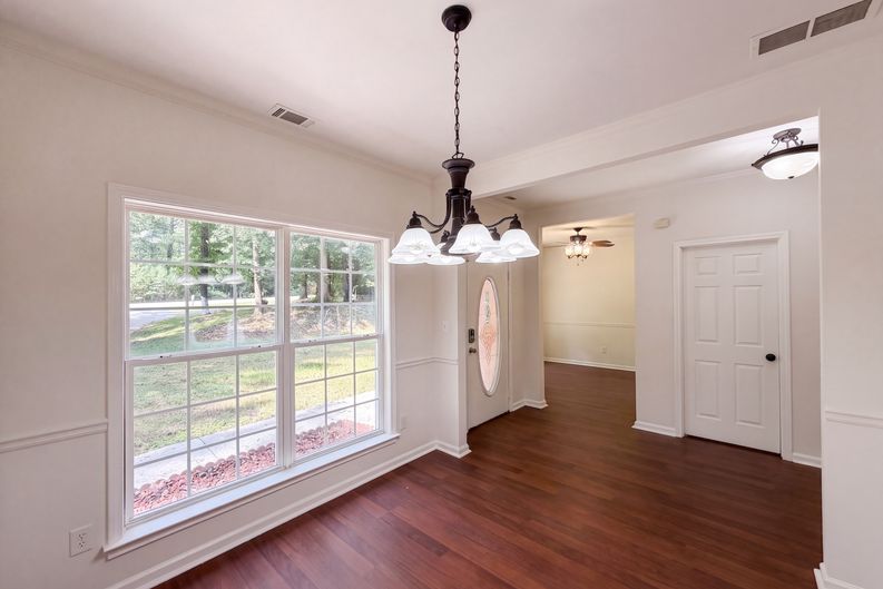Photo 11 of 26 of 275 Forrest Ave, Fayetteville, GA