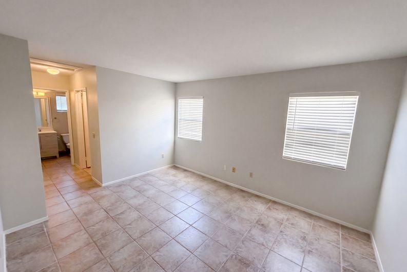 Photo 4 of 17 of 961 Verona Ave, San Jacinto, CA