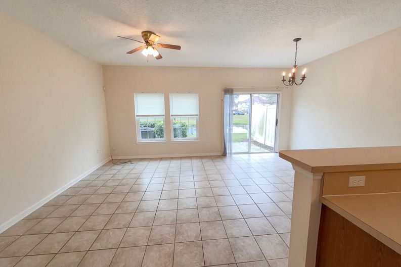 Photo 3 of 17 of 1539 Biscayne Bay Dr, Jacksonville, FL