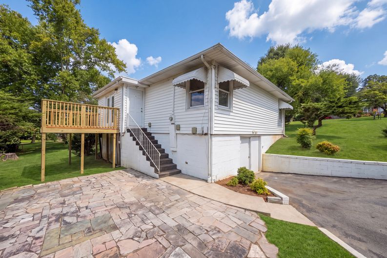 Photo 18 of 20 of 612 Victor Dr, Knoxville, TN